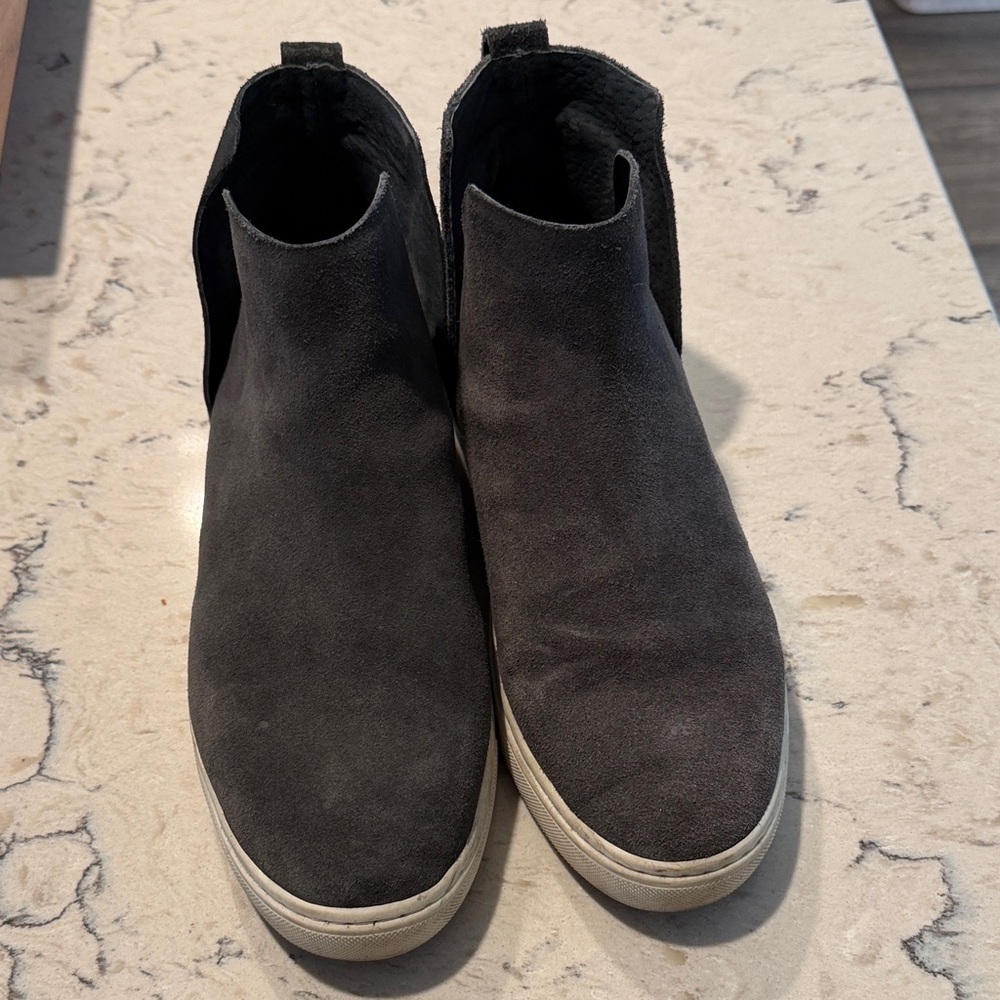 Birdie’s grey suede boots